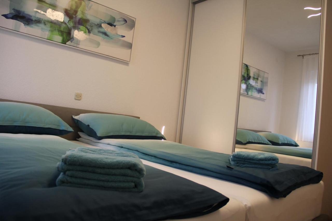 Apartment Zarko Върсар Екстериор снимка