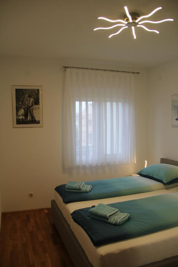 Apartment Zarko Върсар Екстериор снимка
