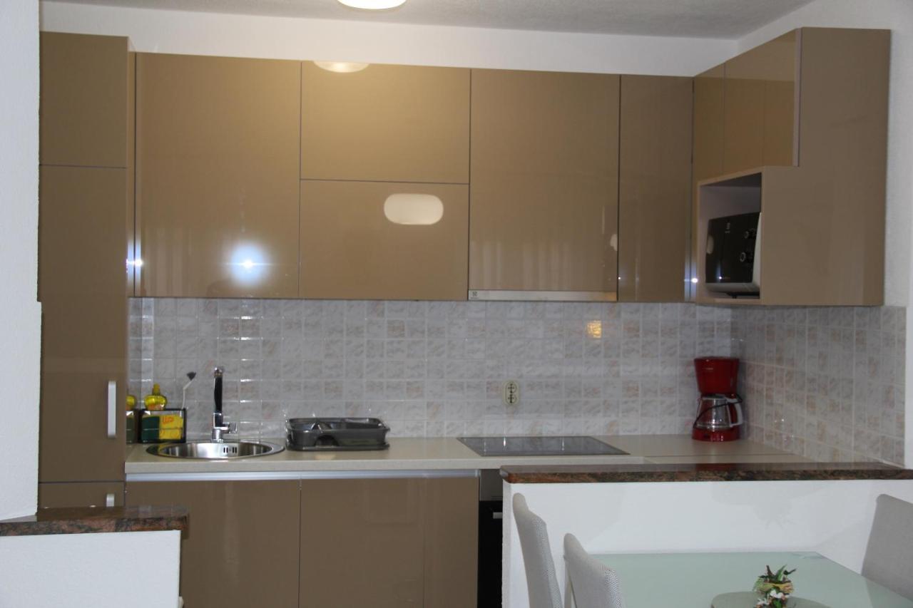 Apartment Zarko Върсар Екстериор снимка