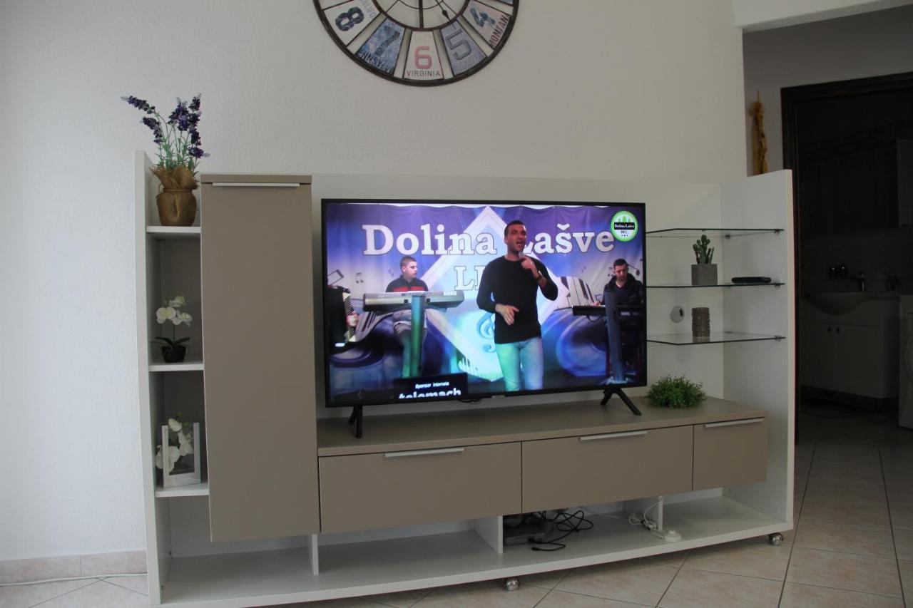 Apartment Zarko Върсар Екстериор снимка