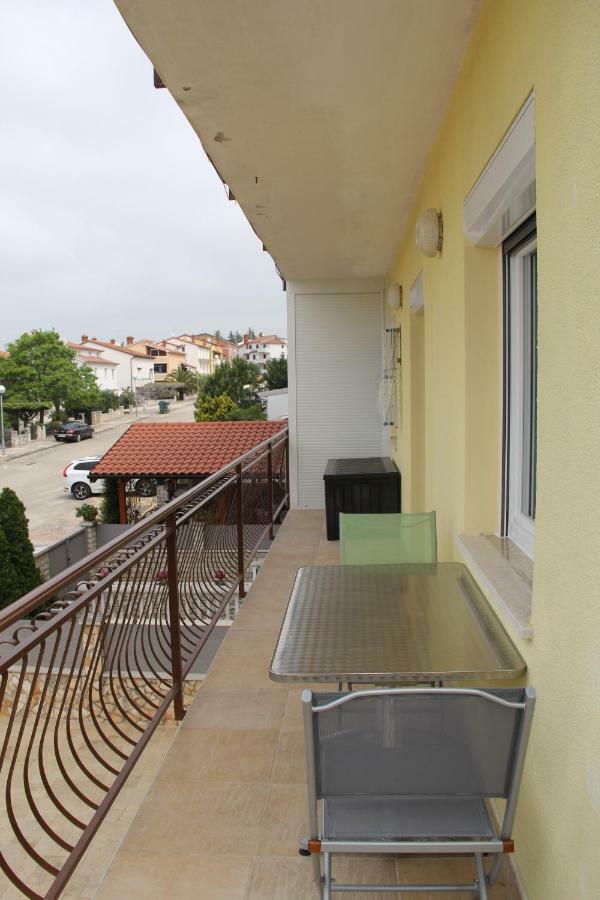 Apartment Zarko Върсар Екстериор снимка