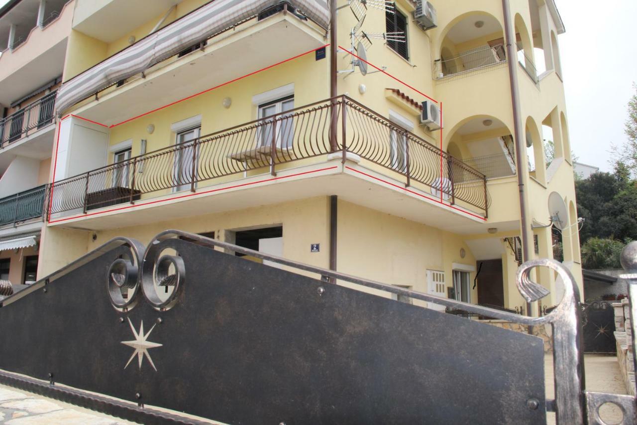 Apartment Zarko Върсар Екстериор снимка